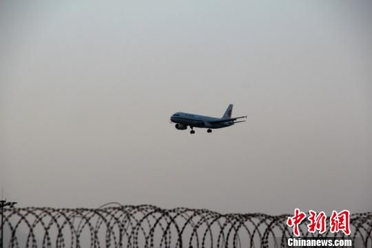 西安至郑州直飞航班8年后复航 部分旅客称高铁