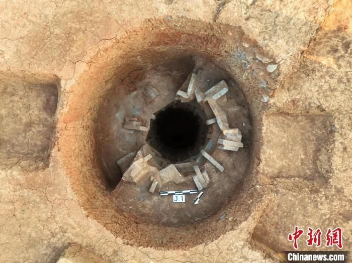 渡头古城遗址水井发掘航拍，正是在这口古井中出土简牍。国家文物局供图